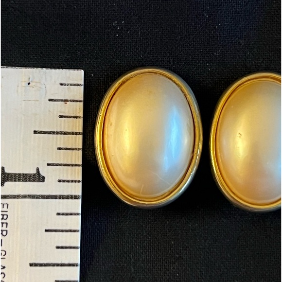 Vintage Liz Claiborne Earrings - Picture 6 of 11